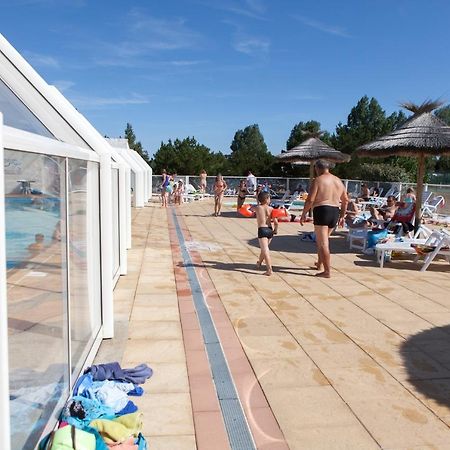 Domaine Du Collet**** Hotel Villeneuve-en-Retz Bagian luar foto