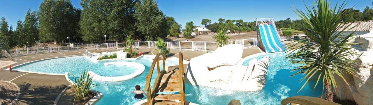 Domaine Du Collet**** Hotel Villeneuve-en-Retz Bagian luar foto