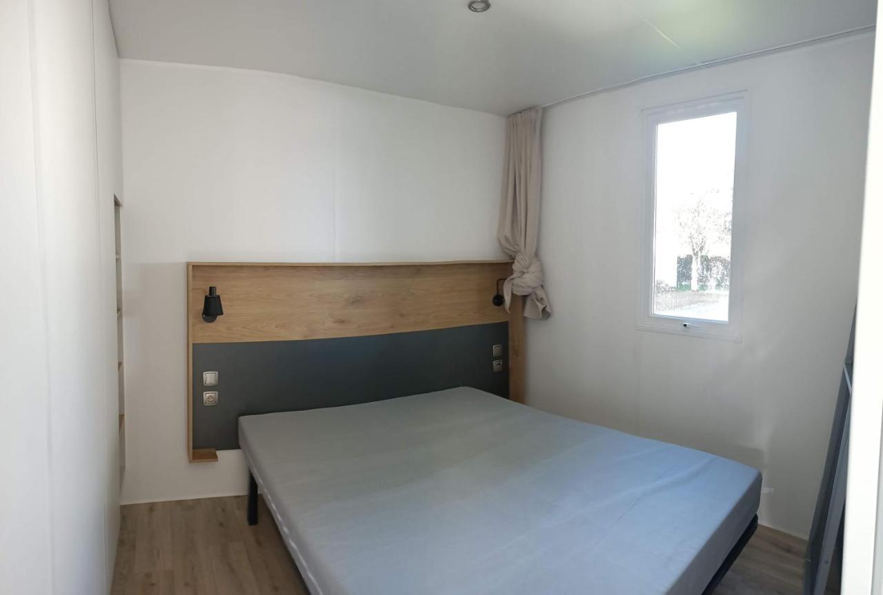 Domaine Du Collet**** Hotel Villeneuve-en-Retz Bagian luar foto
