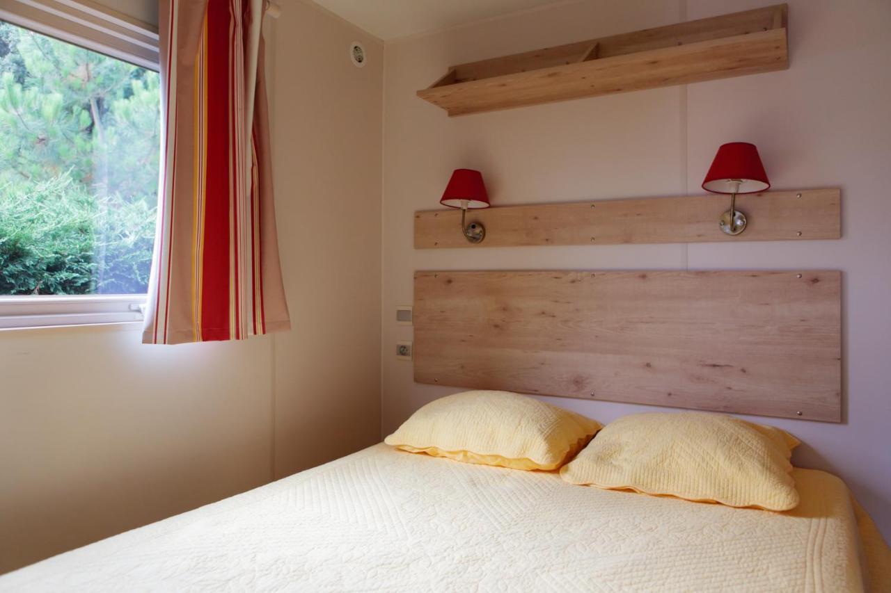 Domaine Du Collet**** Hotel Villeneuve-en-Retz Bagian luar foto